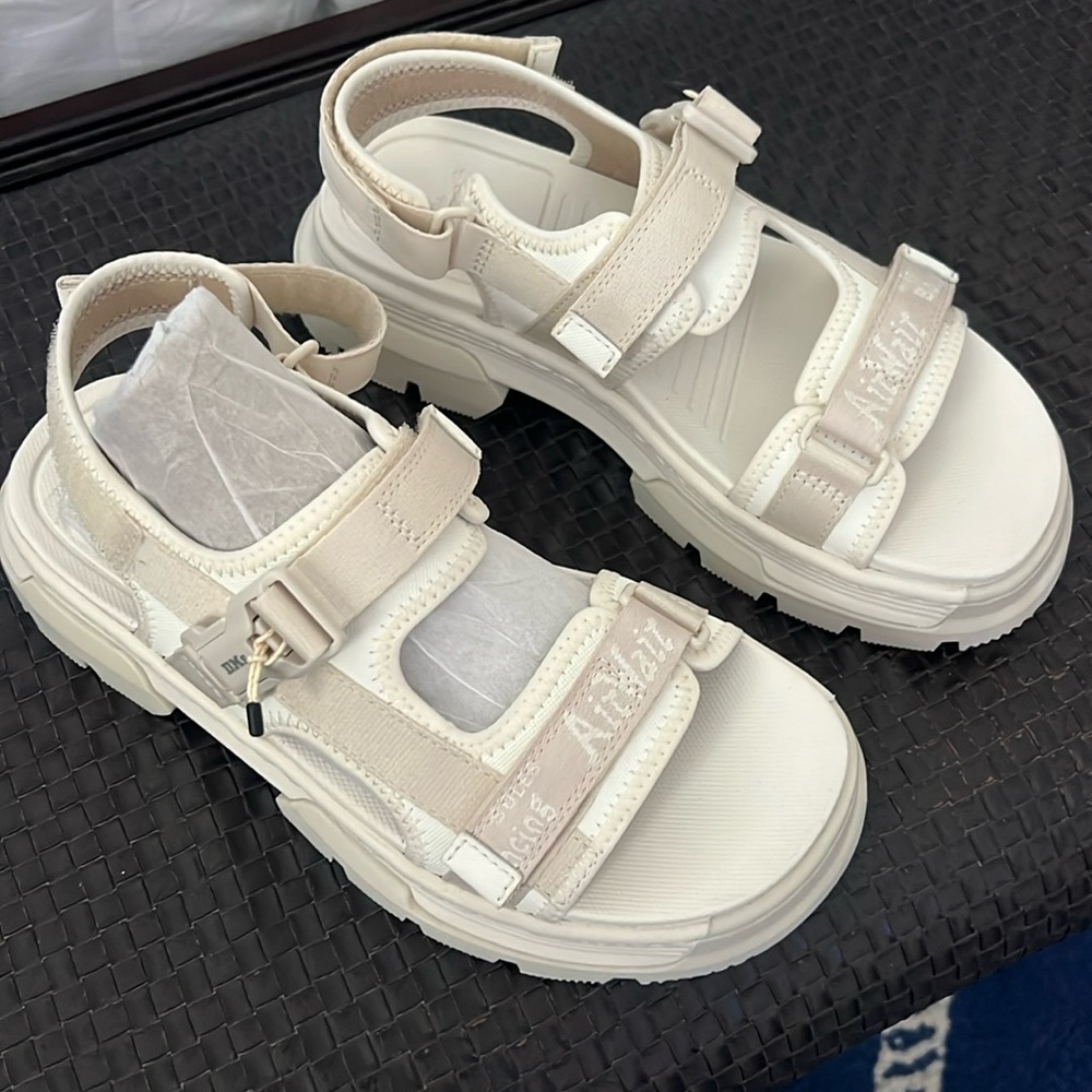 Dr. Martens Forster 8 NWOT